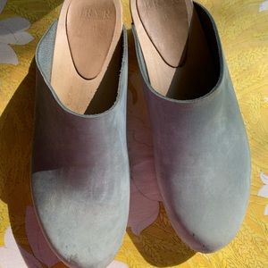 Bryr Mid-Heel Clementine in Agave, size 11 (41)